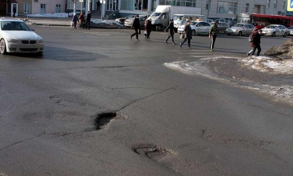 На ремонт казанских дорог потратят миллиард рублей